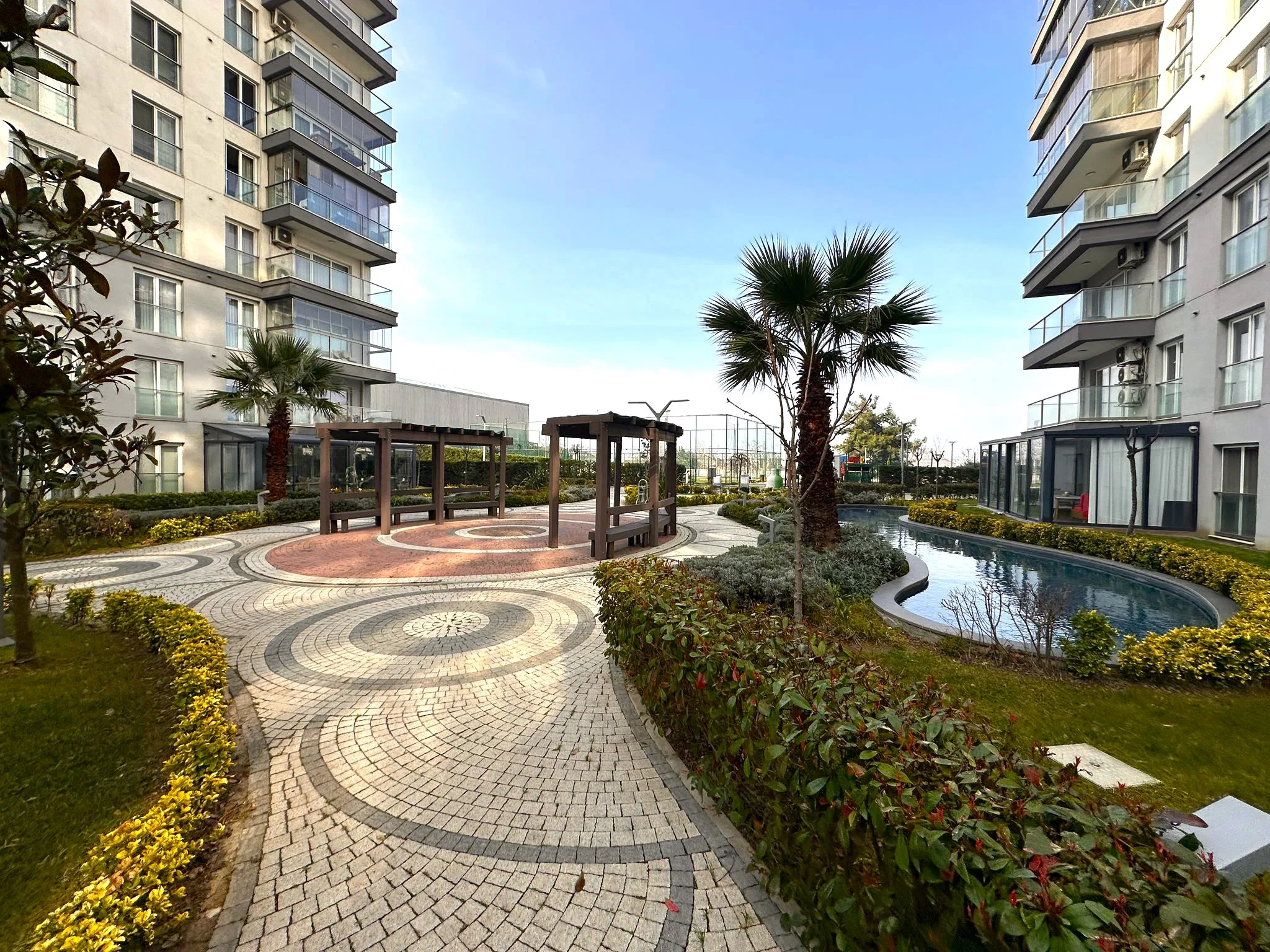 FOA'dan Avrupa Konutları 5 Göl Manzaralı Ebveyn Banyolu 2+1 Kiralık