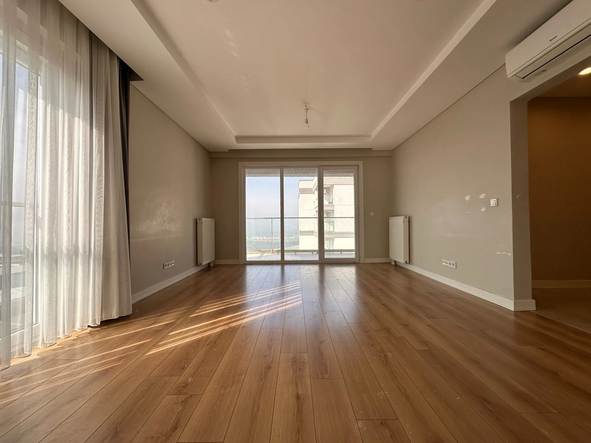 FOA'dan Avrupa Konutları 5 Göl Manzaralı Ebveyn Banyolu 2+1 Kiralık