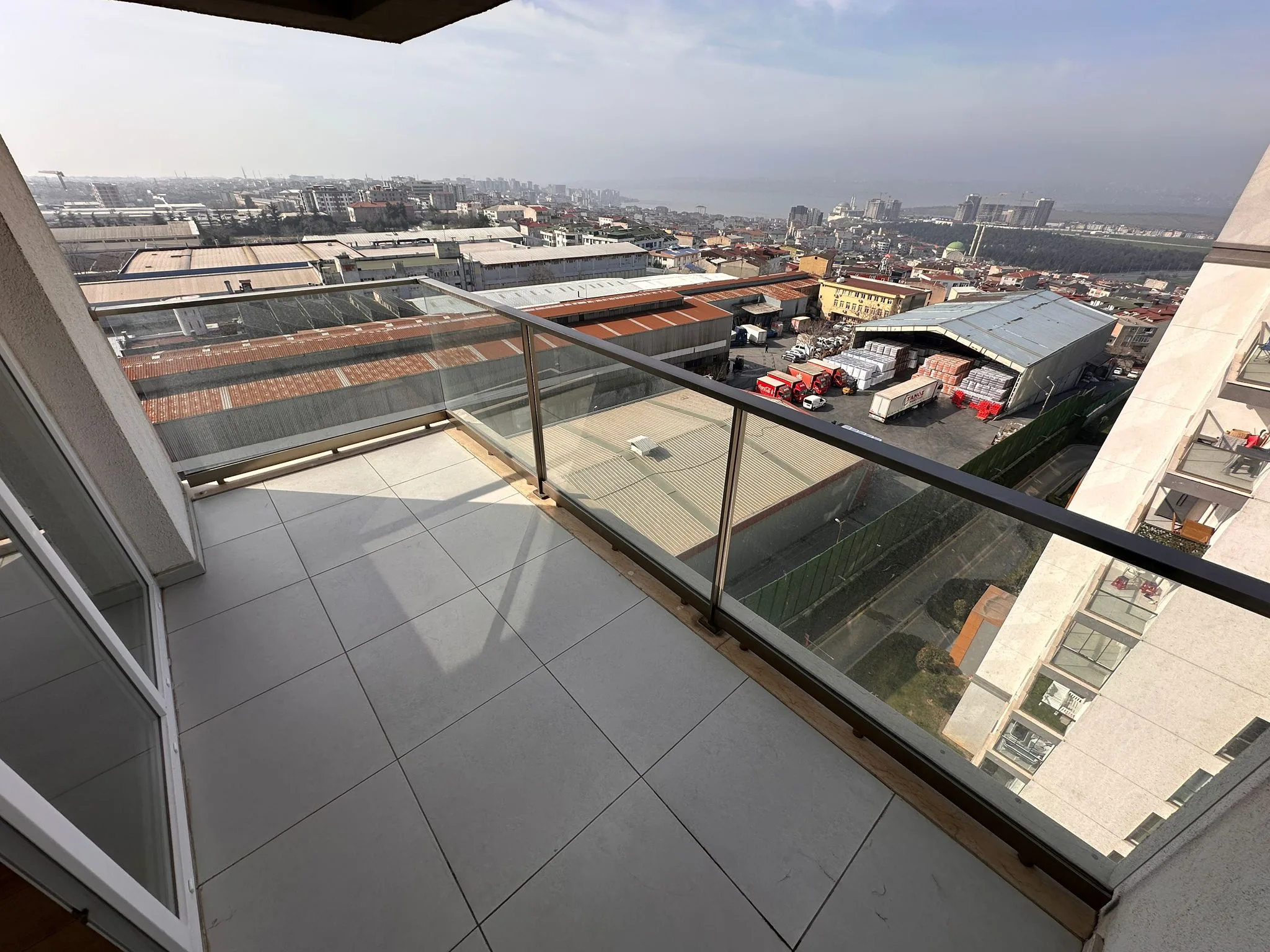 FOA'dan Avrupa Konutları 5 Göl Manzaralı Ebveyn Banyolu 2+1 Kiralık