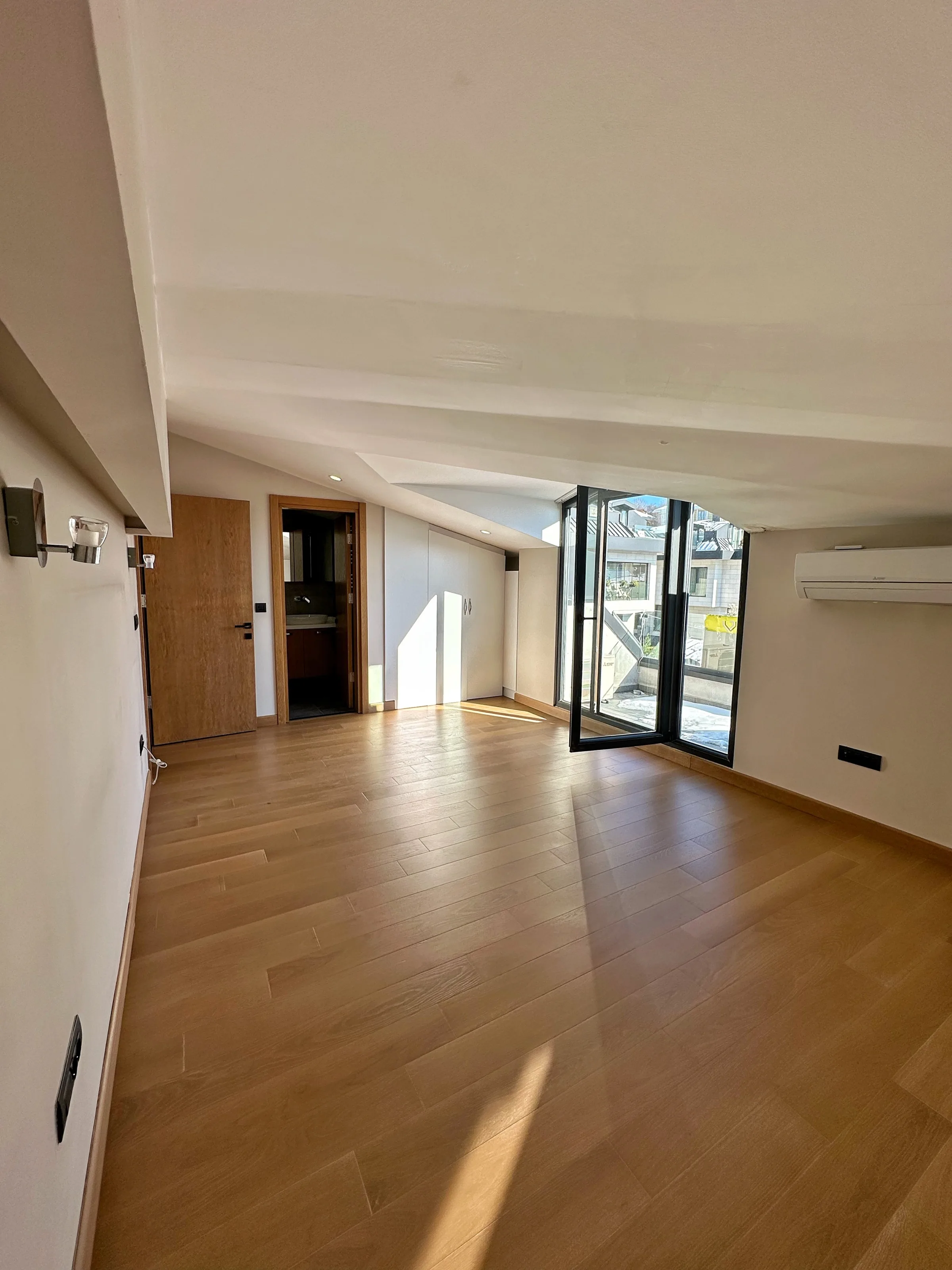 Olive Sarıyer Evlerinde Vadi Manzaralı Dubleks 4+1 Dairemiz