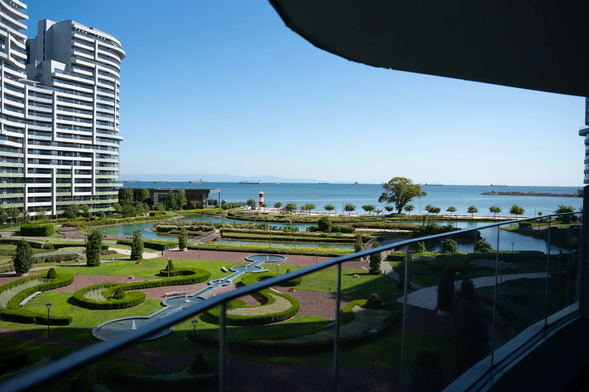 Ataköy İstanbul’da Satılık Daireler Denize Sıfır Özel Sahil Şeridi ve Marina Yakını Lüks Proje