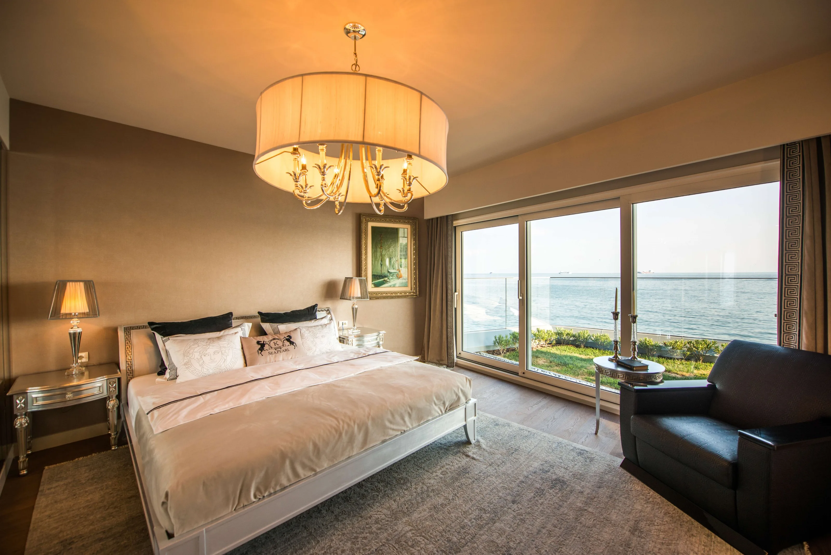 Ataköy İstanbul’da Satılık Daireler Denize Sıfır Özel Sahil Şeridi ve Marina Yakını Lüks Proje