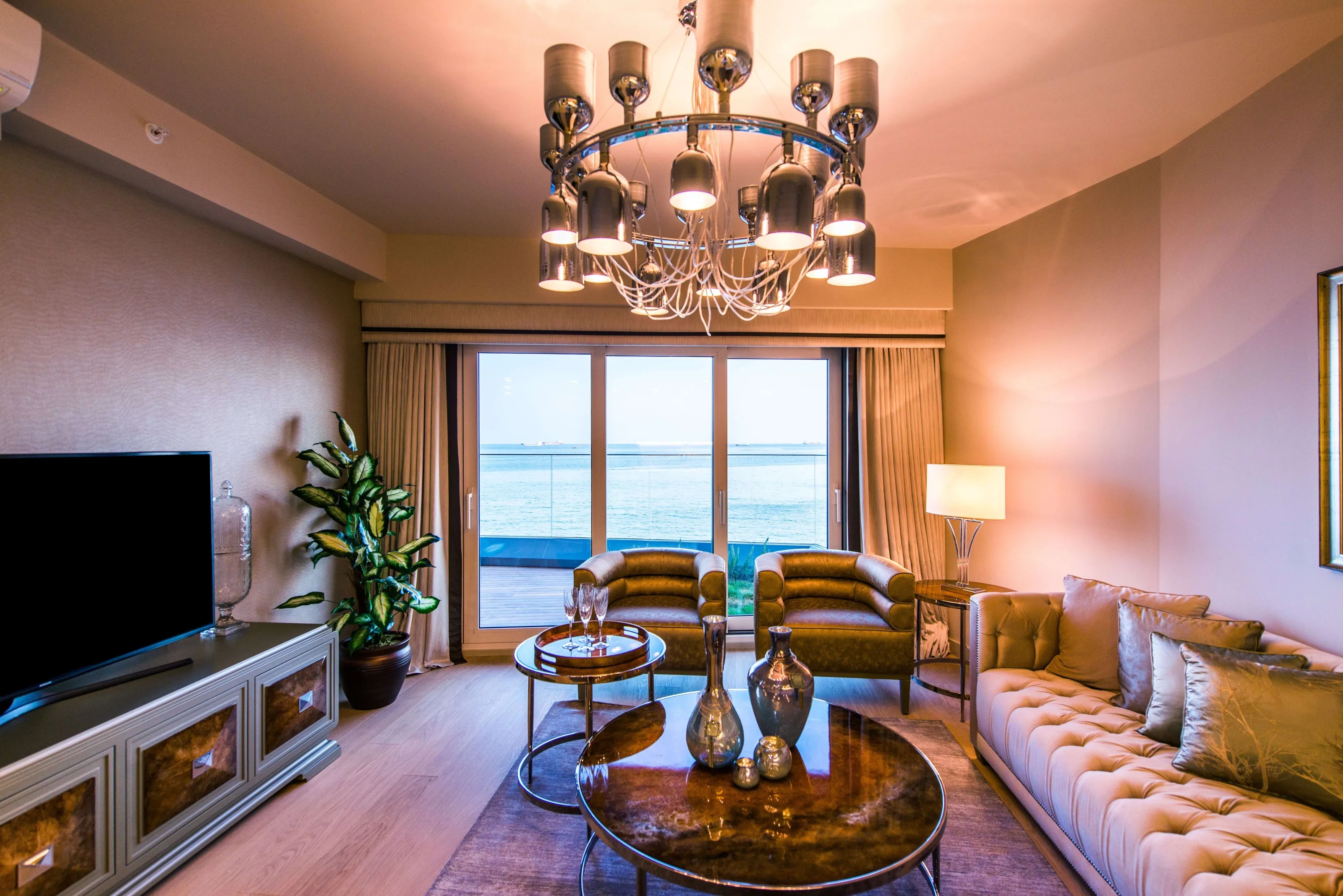 Ataköy İstanbul’da Satılık Daireler Denize Sıfır Özel Sahil Şeridi ve Marina Yakını Lüks Proje