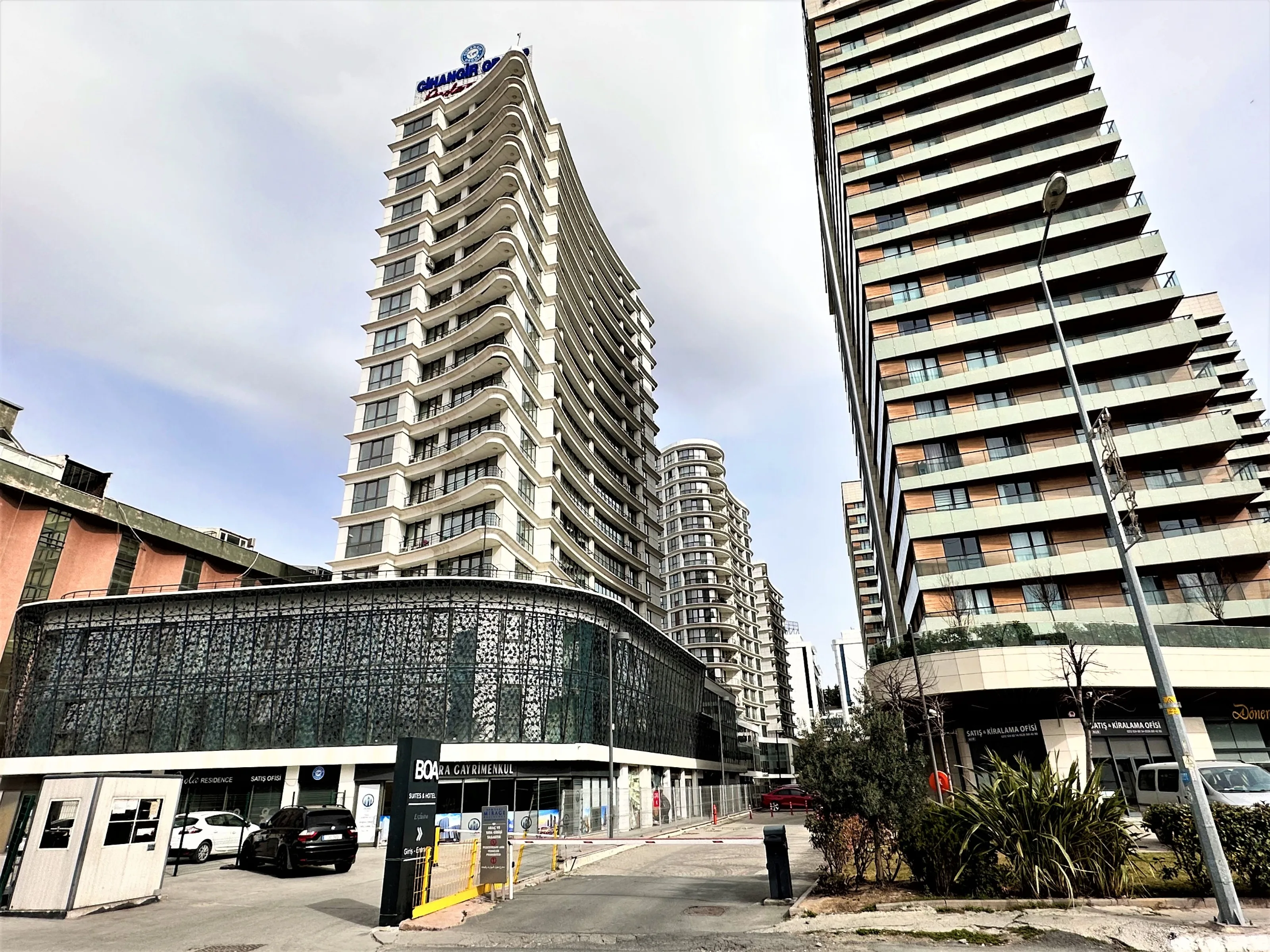 FOA'dan Güneşli Perola Residence 80 m² 1+0 Home Ofis Satılık