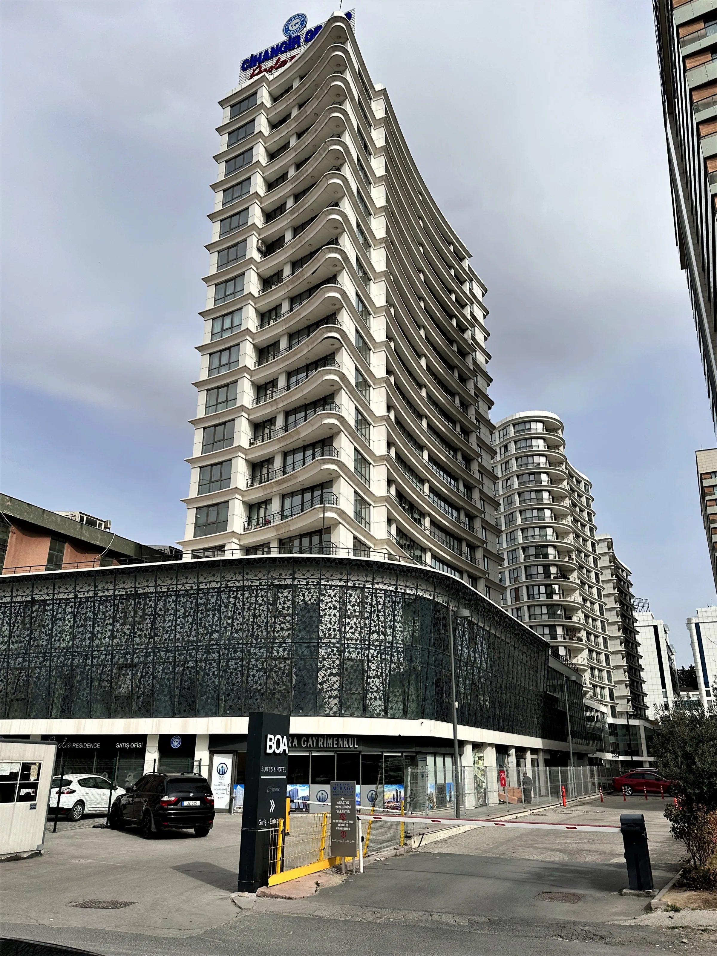 FOA'dan Güneşli Perola Residence 80 m² 1+0 Home Ofis Satılık