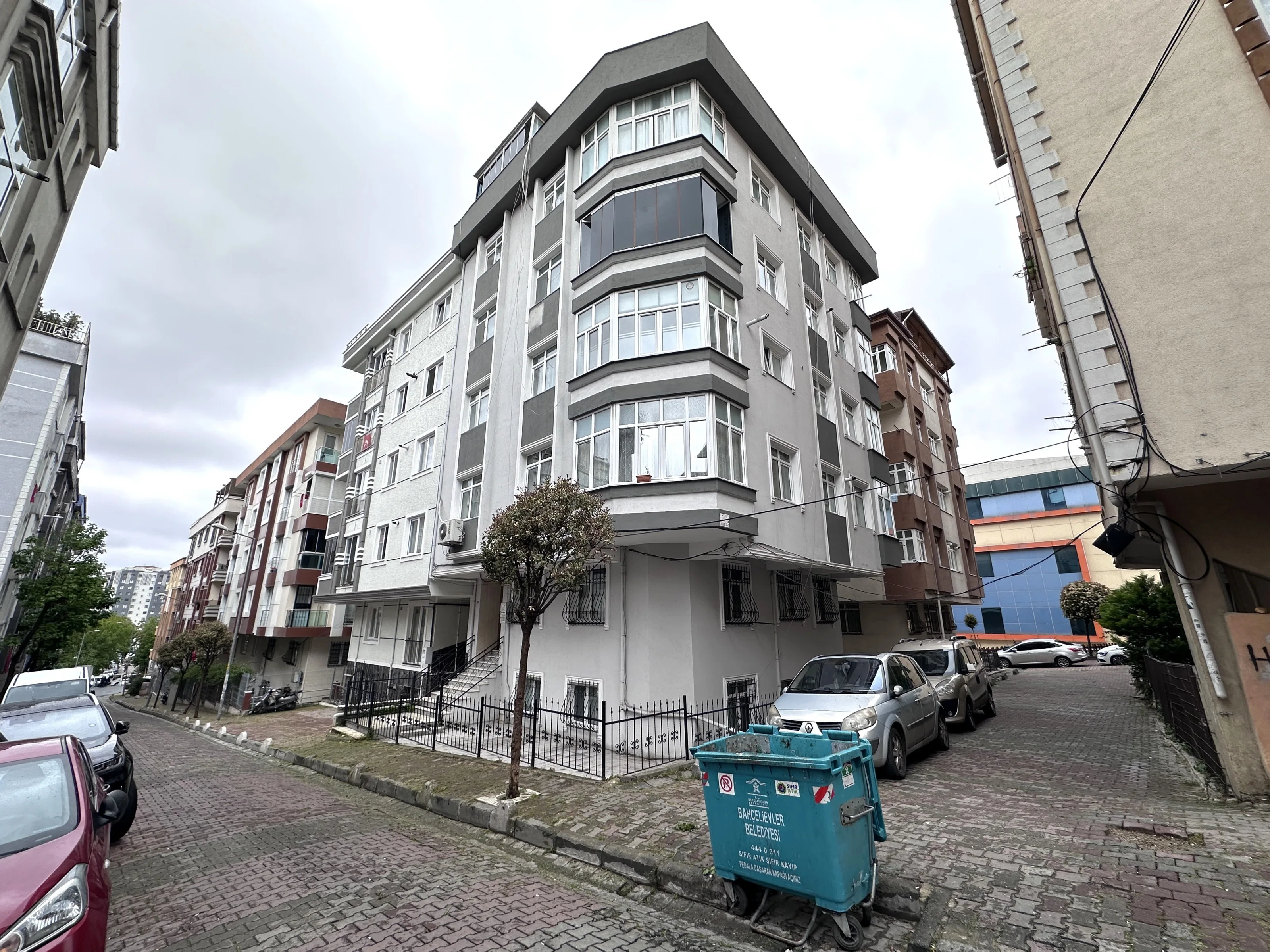 FOA'dan Siyavuşpaşa Yeni Bina Tek Daire Üzeri 3+1 135 m² Fırsat