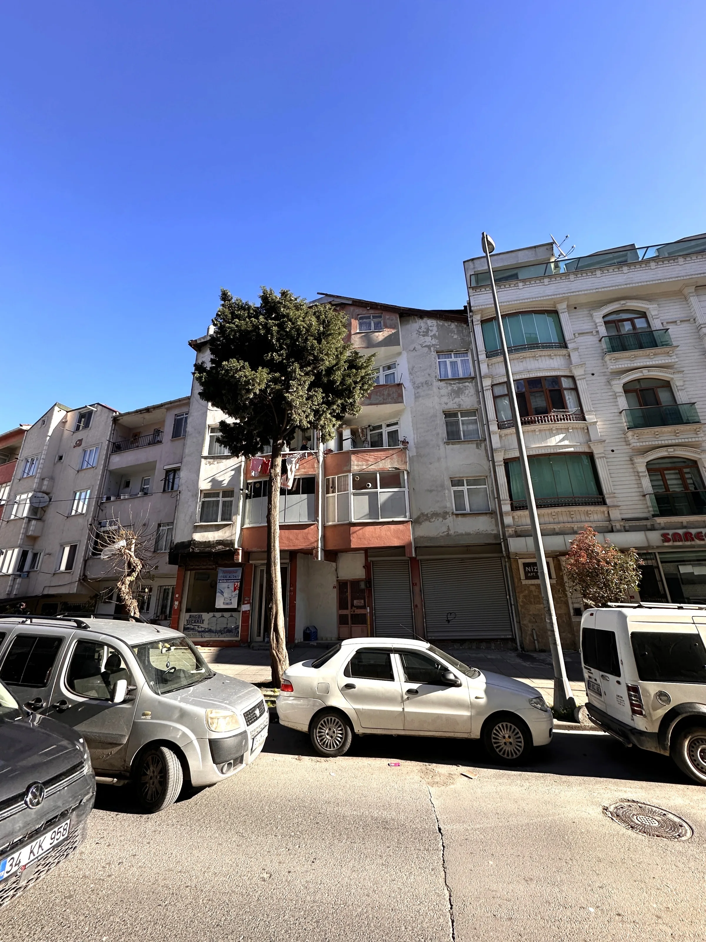 FOA'dan Hürriyet Mh. Cadde Üzeri 2+1 95 m² Satılık Fırsat Daire.