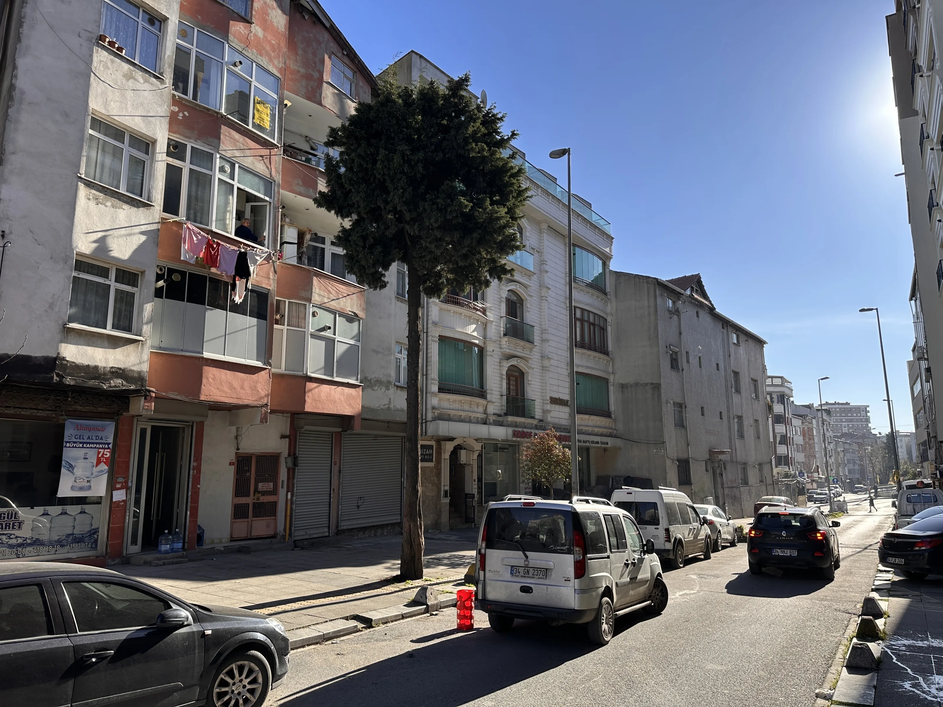 FOA'dan Hürriyet Mh. Cadde Üzeri 2+1 95 m² Satılık Fırsat Daire.