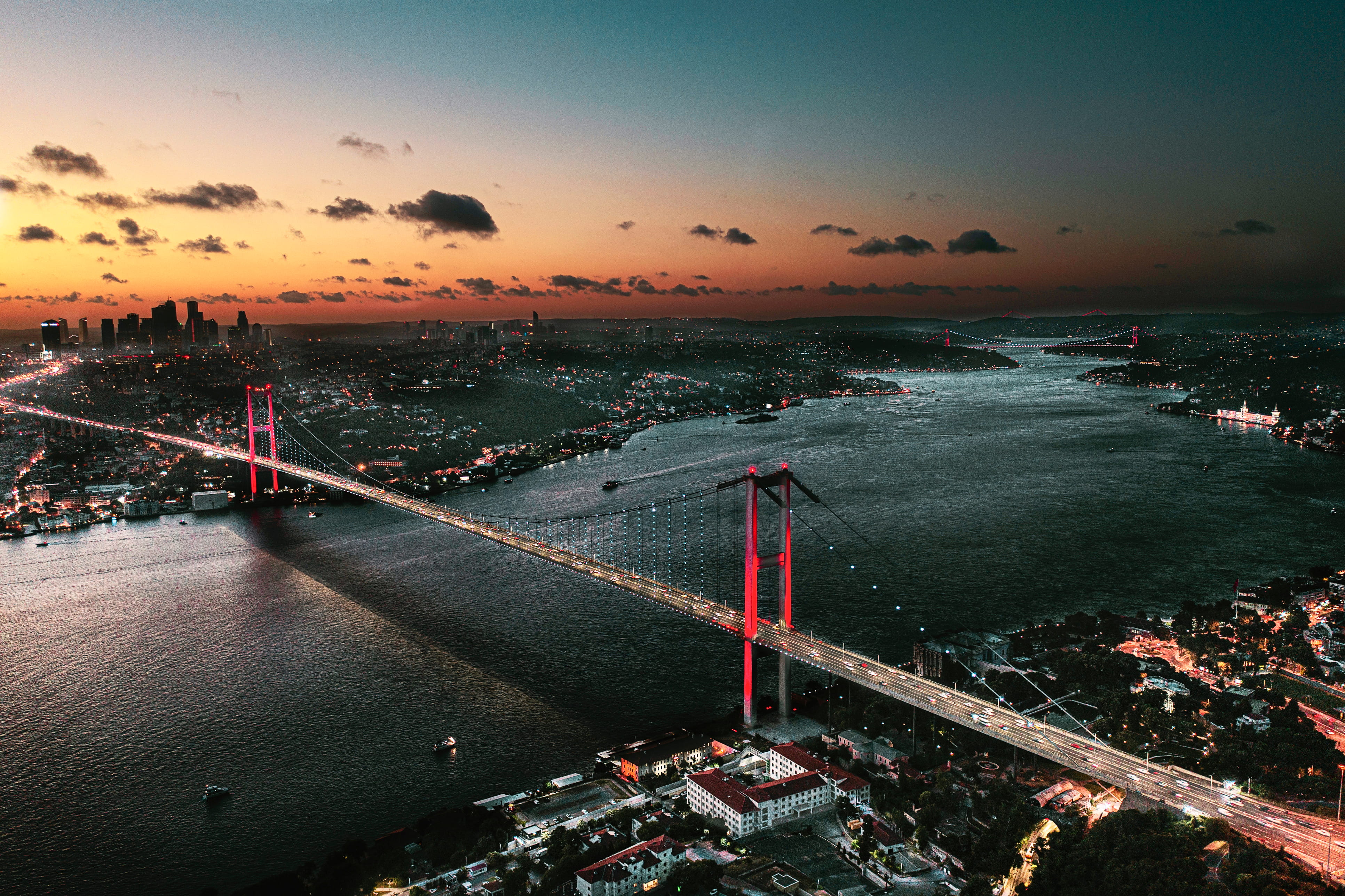Türkiye’de Gayrimenkul Yatırımı Güvenli mi? Hukuki Koruma, Riskler ve Güvenli Şehirler